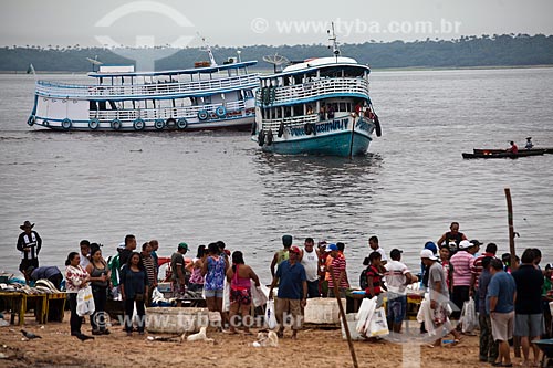  Subject: Trade and boats in the port of Manaus / Place: Manaus city - Amazonas state (AM) - Brazil / Date: 10/2011 