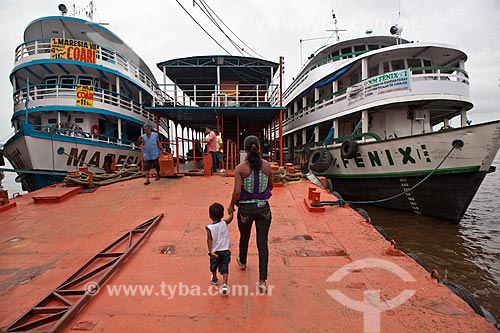  Subject: Boats in the port of Manaus / Place: Manaus city - Amazonas state (AM) - Brazil / Date: 10/2011 