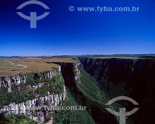  Subject: Fortaleza Canyon / Place: Cambara do Sul city - Rio Grande do Sul state (RS) - Brazil / Date: 10/2005 