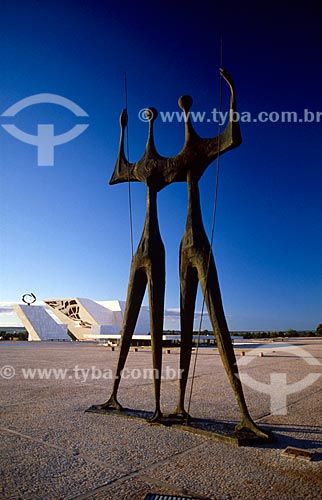  Subject: Sculpture The Warriors (The Candangos) with Pantheon of the Fatherland and Liberty Tancredo Neves in the background  / Place: Brasilia city - Federal District (FD) - Brazil / Date: 04/2008 