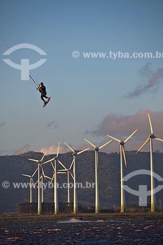  Subject: Kitesurf in the Lagoa dos Barros (Barros Lagoon), in Osorio, with wind energy generator of Osorio Wind Farm in the background / Place: Osorio city - Rio Grande do Sul state (RS) - Brazil / Date: 09/2011 