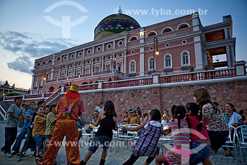  Subject: Children during recreation in front of Amazon Theater / Place: Manaus city - Amazonas state (AM) - Brazil / Date: 10/2011 