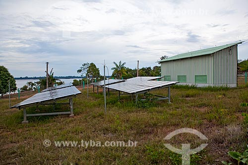 Subject: Mini photovoltaic plant on riverine community of Sobrado - Luz Para Todos Project / Place: Novo Airao city - Amazonas state (AM) - Brazil  / Date: 10/2011 