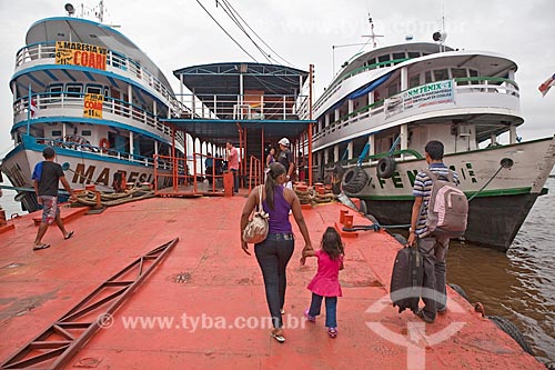  Subject: Morning activity in the port of Manaus / Place: Manaus city - Amazonas state (AM) - Brazil / Date: 10/2011 