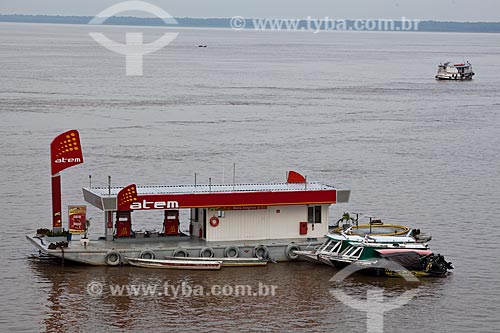  Subject: Ferry fuel in the port of Itacoatiara / Place: Itacoatiara city - Amazonas state (AM) - Brazil / Date: 10/2011 