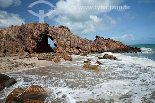  Subject: Pedra Furada (Pierced Rock) / Place: Jijoca de Jericoacoara city - Ceará state (CE) - Brazil / Date: 11/2011 