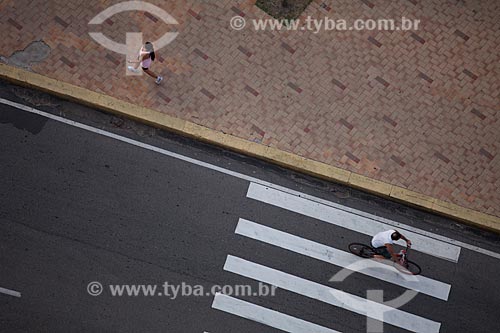  Subject: People practicing sport on Beira Mar Avenue / Place: Fortaleza city - Ceara state (CE) - Brazil / Date: 11/2011 