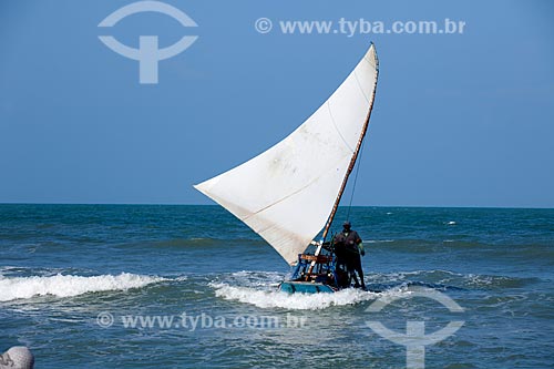 Subject: Raft coming to Morro Branco Beach / Place: Beberibe city - Ceara state (CE) - Brazil / Date: 11/2011 