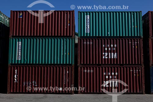  Subject: Containers in Santo Cristo Terminal - Portuary Zone of Rio de Janeiro / Place: Rio de Janeiro city - Rio de Janeiro state (RJ) - Brazil / Date: 01/2012 