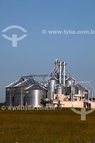  Subject: Horbach Silos on the banks of Highway RS-101 / Place: Palmares do Sul city - Rio Grande do Sul state (RS) - Brazil / Date: 02/2012 