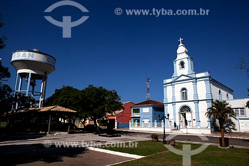  Subject: Mother Church Sao Luiz King of France and houses with azorean style / Place: Mostardas city - Rio Grande do Sul state (RS) - Brazil / Date: 02/2012 