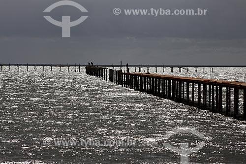  Subject: Pier in Laranjal Beach - Patos Lagoon / Place: Pelotas city - Rio Grande do Sul state (RS) - Brazil / Date: 02/2012 