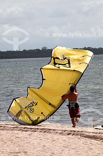  Subject: Kitesurf in Pier in Laranjal Beach - Patos Lagoon / Place: Pelotas city - Rio Grande do Sul state (RS) - Brazil / Date: 02/2012 