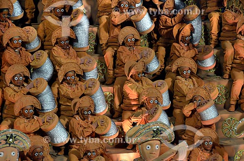  Parade of Unidos da Tijuca Samba School - Floats in homage the ceramist of Caruaru Mestre Vitalino - Plot in 2012 - The day on which all the royalty landed on the Avenue to crown King Luiz of the Sertao  - Rio de Janeiro city - Rio de Janeiro state (RJ) - Brazil