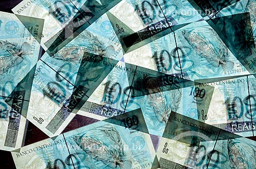  Subject: Brazilian Currency - Real - Notes of One hundred real / Place: Studio / Date: 10/2011 