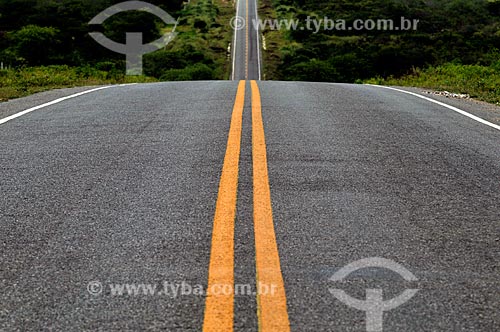  Subject: State Highway CE-363 that connects the municipalities of Taua and Mombaca / Place: Taua city - Ceara state (CE) - Brazil / Date: 04/2011 