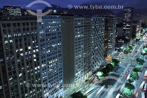  Subject: Buildings and Presidente Vargas Avenue with night lighting / Place: City center - Rio de Janeiro city - Rio de Janeiro state (RJ) - Brazil / Date: 04/2012 