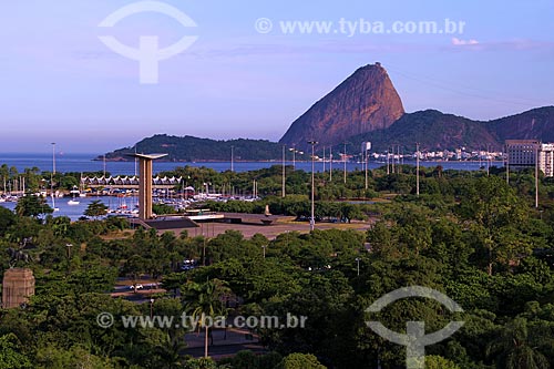  Subject: Monument to the dead of World War II with Sugar Loaf in the background / Place: Rio de Janeiro city - Rio de Janeiro state (RJ) - Brazil / Date: 04/2012 