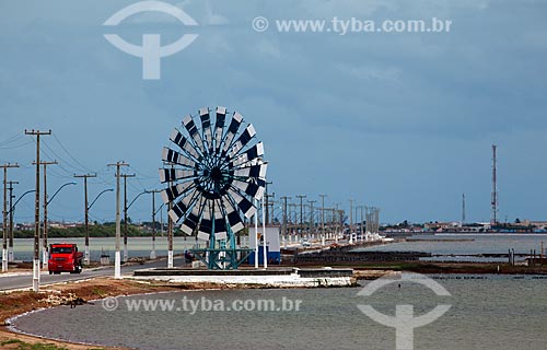  Subject: Windmill deactivated at the entrance of city in Potiguar coast / Place: Macau city - Rio Grande do Norte state (RN) - Brazil / Date: 03/2012 