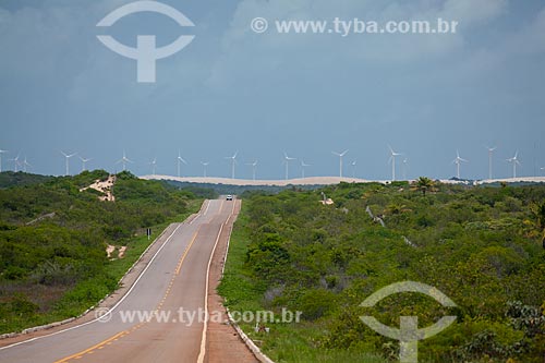  Subject: View of Governador Mario Covas Highway with Rio do Fogo Wind Farm in the background - Potiguar coast / Place: Rio do Fogo city - Rio Grande do Norte state (RN) - Brazil / Date: 03/2012 