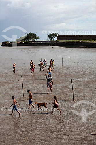  Subject: Soccer match (mud soccer) in the ebb of the Amazon River / Place: Macapa city - Amapa state (AP) - Brazil / Date: 04/2012 