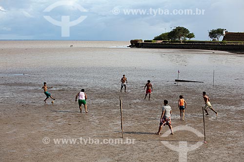  Subject: Soccer match (mud soccer) in the ebb of the Amazon River / Place: Macapa city - Amapa state (AP) - Brazil / Date: 04/2012 