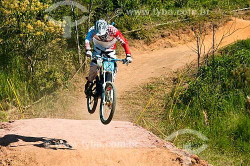 Subject: Cyclist jumping - Leg of the Rio de Janeiro state Downhill Championship / Place: Miguel Pereira city - Rio de Janeiro state (RJ) - Brazil / Date: 01/2011 