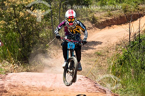 Subject: Cyclist jumping - Leg of the Rio de Janeiro state Downhill Championship / Place: Miguel Pereira city - Rio de Janeiro state (RJ) - Brazil / Date: 01/2011 