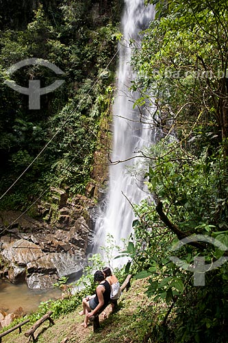  Subject: Womens near the Arapongas Waterfall in Tourist State Park of Alto Ribeira / Place: Iporanga city - Sao Paulo state (SP) - Brazil / Date: 02/2102 
