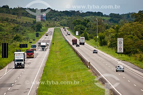  Subject: Regis Bittencourt Highway in height of Miracatu city / Place: Miracatu city - Sao Paulo state (SP) - Brazil / Date: 02/2012 