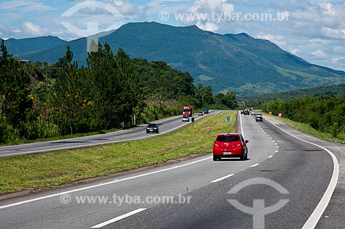  Subject: Regis Bittencourt Highway in height of Jacupiranga city / Place: Jacupiranga city - Sao Paulo state (SP) - Brazil  / Date: 02/2012 