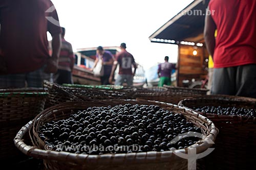  Subject: Baskets with acai fruit in the Santana market (Beirada de Santana)  / Place: Santana city - Amapa state (AP) - Brazil / Date: 04/2012 