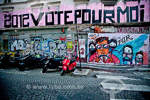  Subject: Graffiti on the wall of the streets of Montmartre neighborhood / Place: Montmartre neighborhood - Paris - France - Europe / Date: 06/2012 