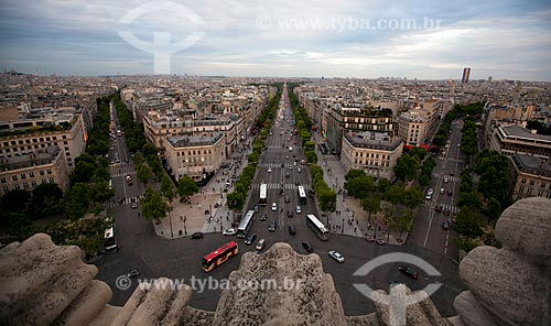  Subject: Aerial view of the Champs Elysees Avenue at the Triumphal Arches / Place: Paris - France - Europe / Date: 06/2012 