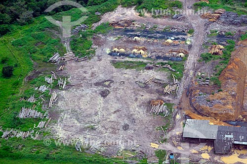  Subject: View of timber in Buriticupu with charcoal ovens / Place: Buriticupu city - Maranhao state (MA) - Brazil / Date: 05/2012 