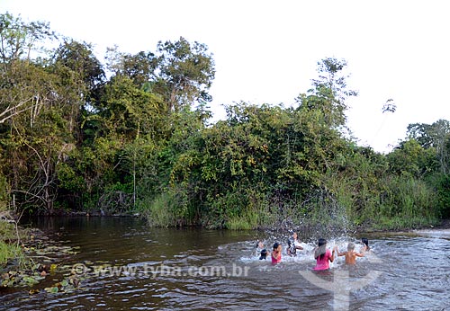  Subject: Jucaral village in Arariboia indigenous land - Children of ethnic Guajajara playing in a river / Place: Amarante do Maranhao city - Maranhao state (MA) - Brazil / Date: 05/2012 