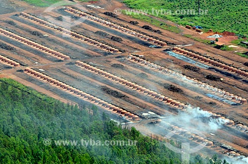  Subject: Charcoal ovens / Place: Acailandia city - Maranhao state (MA) - Brazil / Date: 05/2012 