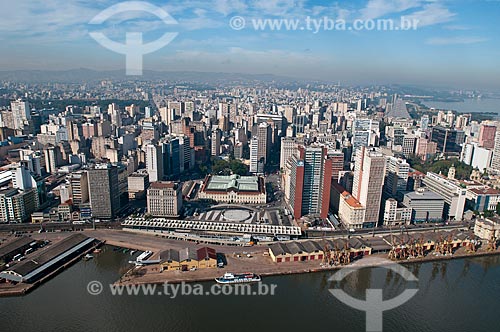  Subject: Aerial view of the downtown of Porto Alegre with port in the foreground / Place: Porto Alegre city - Rio Grande do Sul state (RS) - Brazil / Date: 05/2012 