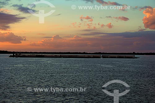  Subject: Ferry on the Amazon River at dawn between the towns of Itacoatiara and Parintins / Place: Itacoatiara city - Amazonas state (AM) - Brazil / Date: 06/2012 