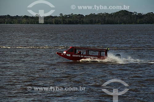  Subject: Motorboat of the Fire Department in the Amazon River between the towns of Itacoatiara and Parintins / Place: Itacoatiara city - Amazonas state (AM) - Brazil / Date: 06/2012 