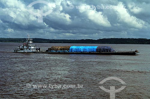  Subject: Ferry doing cargo transportation in the Amazon River between the towns of Itacoatiara and Parintins / Place: Itacoatiara city - Amazonas state (AM) - Brazil / Date: 06/2012 