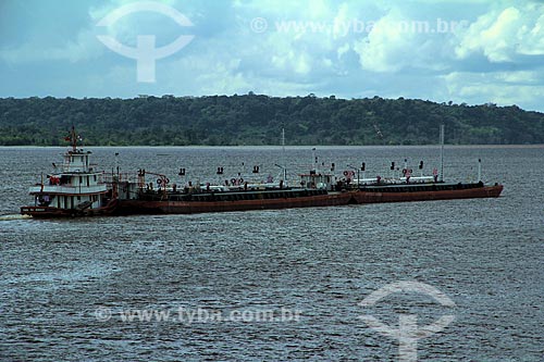  Subject: Fuel transport in Amazon River between the towns of Itacoatiara and Parintins / Place: Itacoatiara city - Amazonas state (AM) - Brazil / Date: 06/2012 