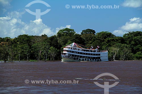  Subject: Passenger boat on the Amazon River between the towns of Itacoatiara and Parintins / Place: Itacoatiara city - Amazonas state (AM) - Brazil / Date: 06/2012 