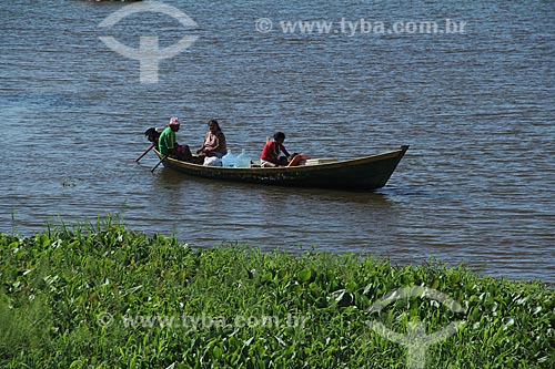  Subject: Canoe in the Amazon River in flood season / Place: Parintins city - Amazonas state (AM) - Brazil / Date: 06/2012 