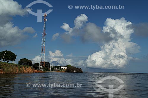  Subject: Telecommunications antenna on the bank of the Amazon River / Place: Parintins city - Amazonas state (AM) - Brazil / Date: 06/2012 