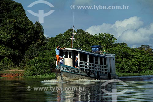  Subject: Boat in the Amazon River in flood season / Place: Parintins city - Amazonas state (AM) - Brazil / Date: 06/2012 