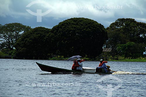  Subject: Boat in the Amazon River in flood season / Place: Parintins city - Amazonas state (AM) - Brazil / Date: 06/2012 