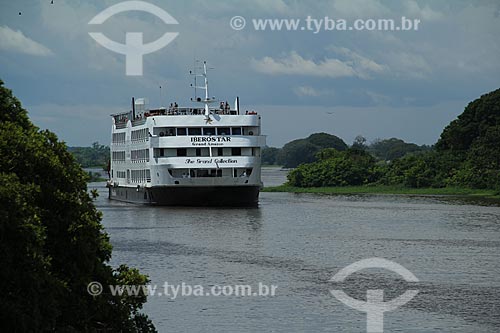  Subject: Ship passenger - Cruise on Amazon River - Iberostar Ship / Place: Parintins city - Amazonas state (AM) - Brazil / Date: 06/2012 