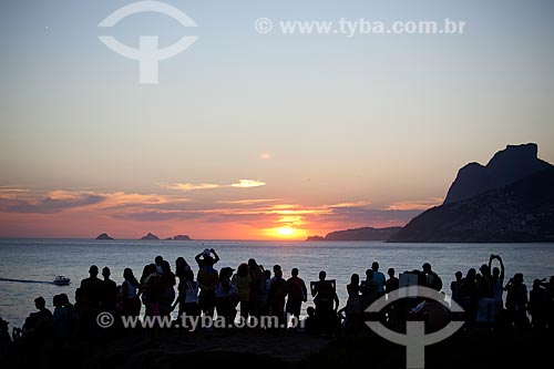  Subject: Sunset in the Ipanema beach - In the background the Gavea Rock / Place: Rio de Janeiro city - Rio de Janeiro state (RJ) - Brazil / Date: 04/2012 