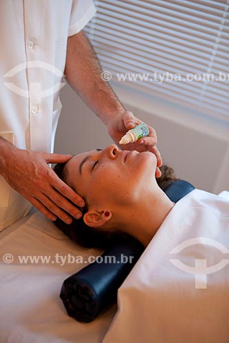  Subject: Ayurvedic Therapy - Nasya with medicated oil (Therapy for clear airway) / Place: Rio de Janeiro city - Rio de Janeiro state  (RJ) - Brazil / Date: 05/2012 